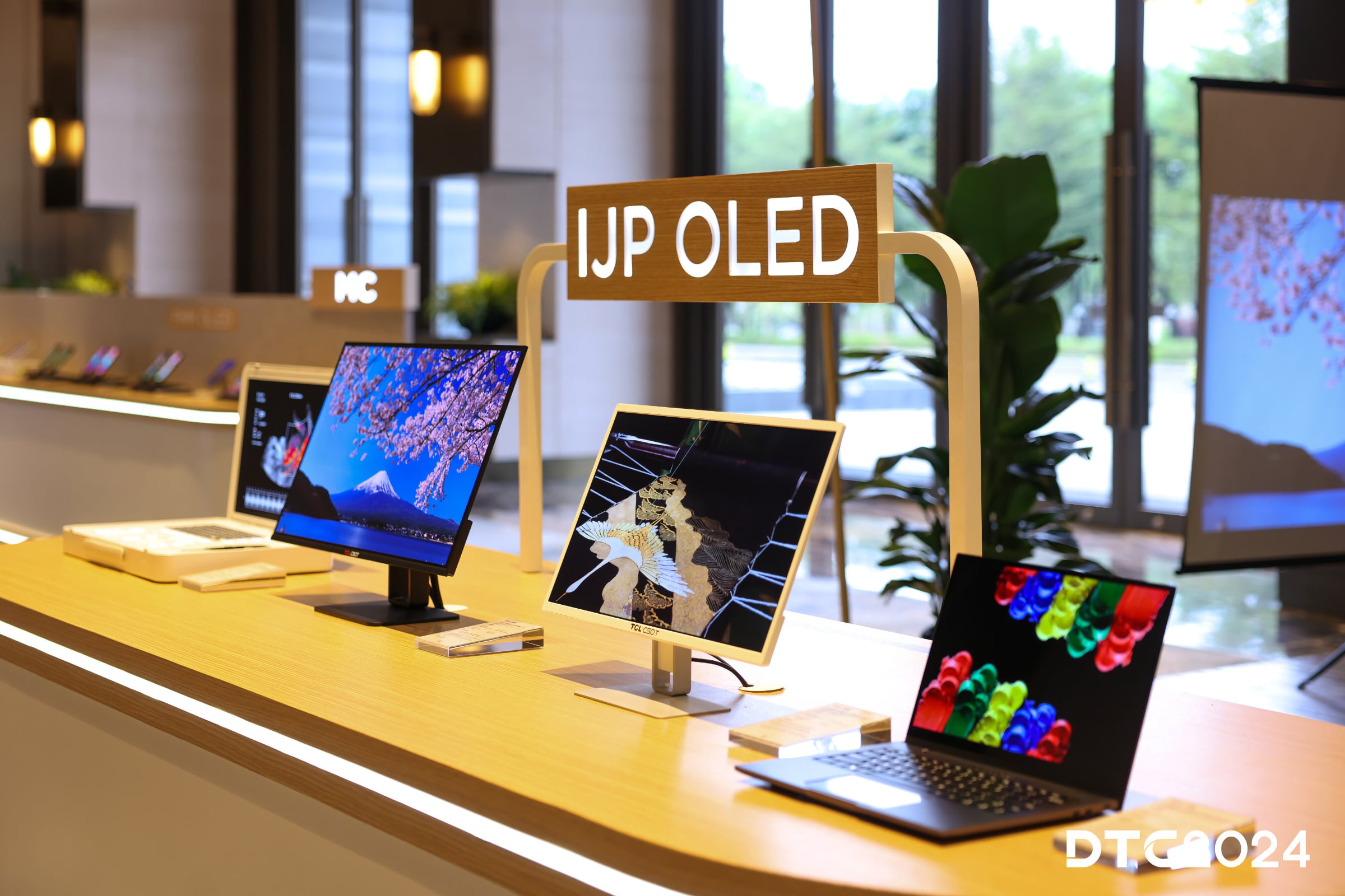 TCL OLED Monitor Panels